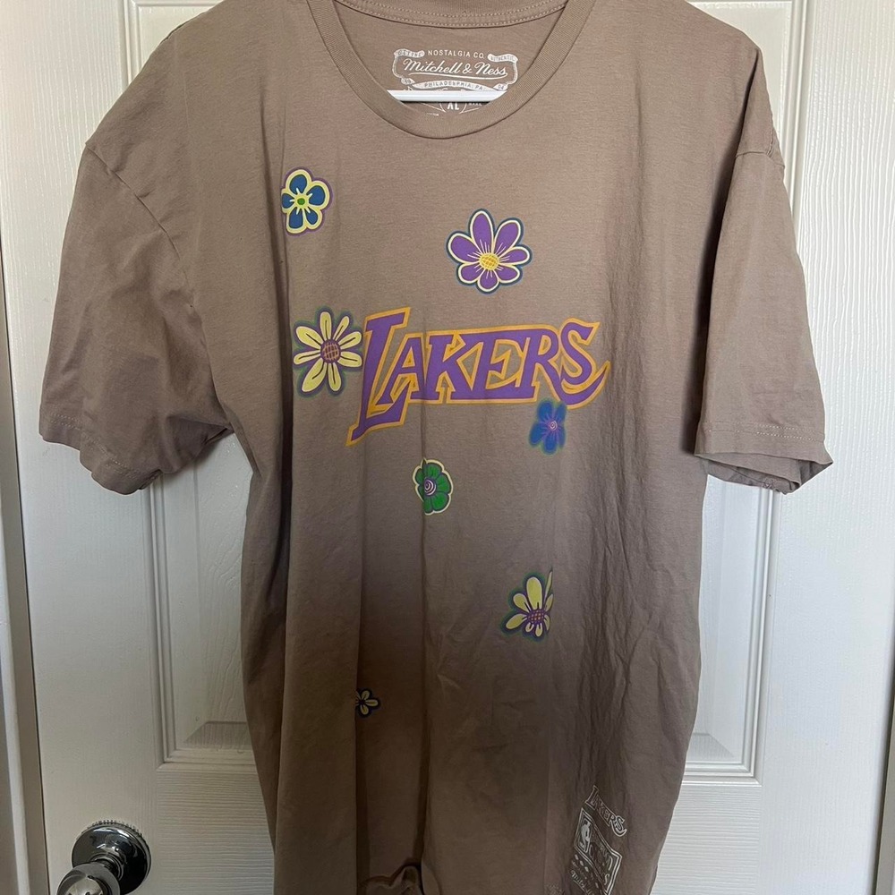 Mitchell & Ness Los Angeles Lakers brown tee